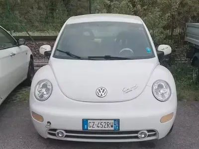 Begagnad VW New Beetle 90 HK (66 kW) 2000 Vit Halvkombi