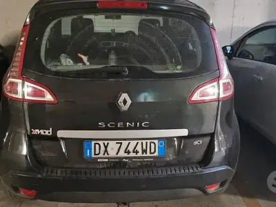 Usata Renault Scénic III 110 CV (80 kW) 2009 Nero Monovolume