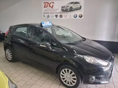 Usata Ford Fiesta 75 CV (55 kW) 2013 Nero Berlina