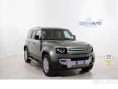 Usata Land Rover Defender S 200 CV (147 kW) 2023 Verde SUV
