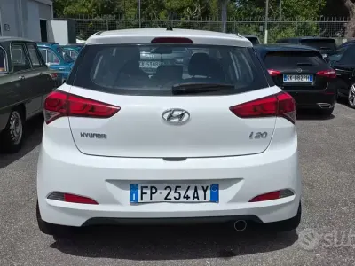 Usata Hyundai i20 GO! 75 CV (55 kW) 2018 Bianco Berlina