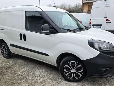 Usata Fiat Doblò Business 95 CV (69 kW) 2021 Bianco / pastello Monovolume