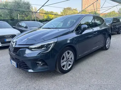 Usata Renault Clio V Intens 101 CV (74 kW) 2020 Grigio Berlina