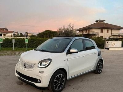 Usata Smart ForFour Passion 90 CV (66 kW) 2018 Bianco Utilitaria