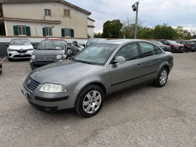 Usata VW Passat Executive 131 CV (96 kW) 2005 Marrone Berlina