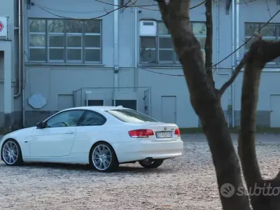 Usata BMW 330 M Sport 272 CV (200 kW) 2009 Bianco Coupé