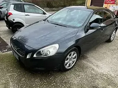 Usata Volvo S60 Momentum 114 CV (83 kW) 2012 Berlina