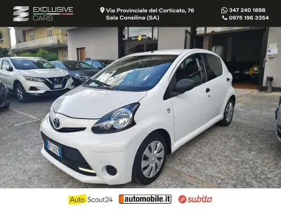 Usata Toyota Aygo Connect Style 68 CV (50 kW) 2013 Bianco Utilitaria