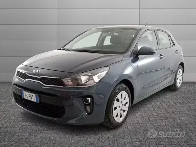 Usata Kia Rio 84 CV (61 kW) 2018 Blu Berlina