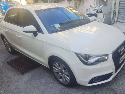 Usata Audi A1 Sportback Ambition 105 CV (77 kW) 2012 Bianco Utilitaria