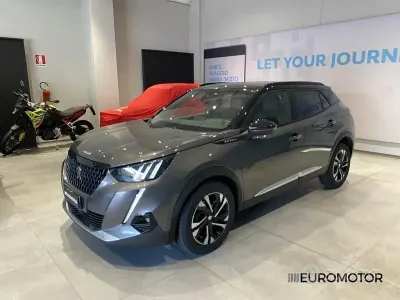Usata Peugeot 2008 GT-line 131 CV (96 kW) 2020 Grigio SUV