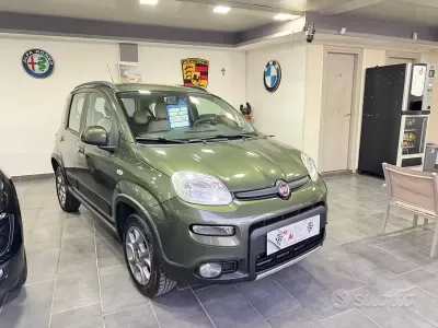 Usata Fiat Panda 4x4 Lounge 85 CV (62 kW) 2014 Verde Utilitaria