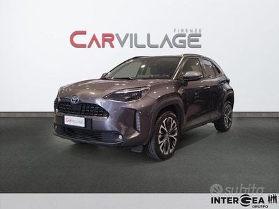 Grigio Usata 2023 Toyota Yaris Cross Lounge SUV | 21.900 € (Buon prezzo)