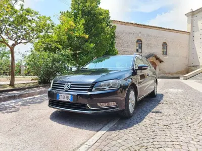 Usata VW Passat 105 CV (77 kW) 2013 Nero Station wagon