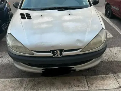 Usata Peugeot 206 75 CV (55 kW) 1999 Grigio Utilitaria
