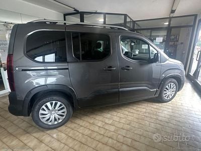 Begagnad Peugeot Rifter Active 102 HK (75 kW) 2020 Minibuss