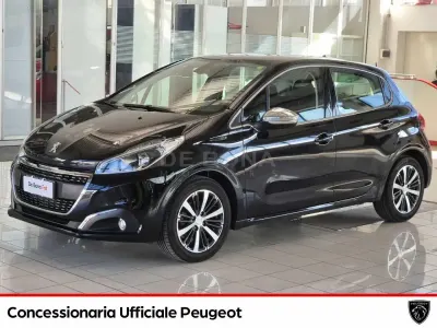 Usata Peugeot 208 Allure 110 CV (80 kW) 2016 Nero Utilitaria