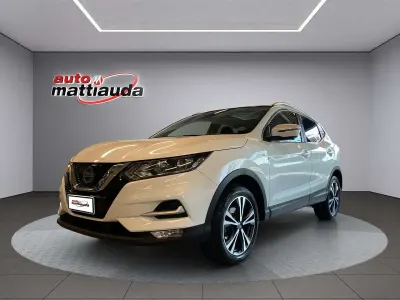 Usado Nissan Qashqai N-Connecta 110 HP (80 kW) 2018 Branco SUV