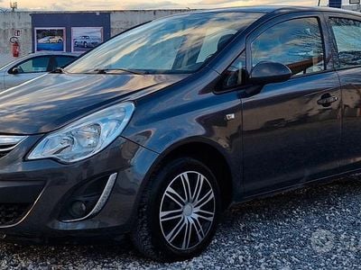 Usata Opel Corsa Cosmo 131 CV (96 kW) 2011 Grigio Utilitaria