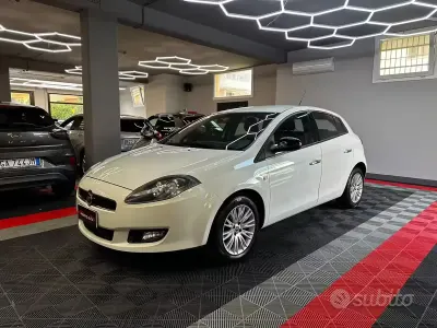 Usata Fiat Bravo 105 CV (77 kW) 2013 Bianco Utilitaria
