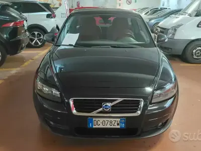 Usata Volvo C30 Kinetic 101 CV (74 kW) 2007 Nero Utilitaria