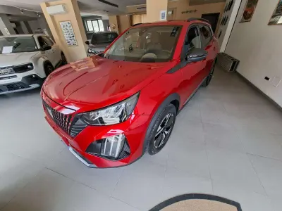 Usata Peugeot 2008 Allure 101 CV (74 kW) 2024 Bordeaux SUV