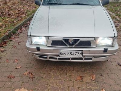 Usata Alfa Romeo 75 155 CV (114 kW) 1987 Grigio Berlina