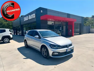 Usata VW Polo R-line 90 CV (66 kW) 2020 Argento Utilitaria
