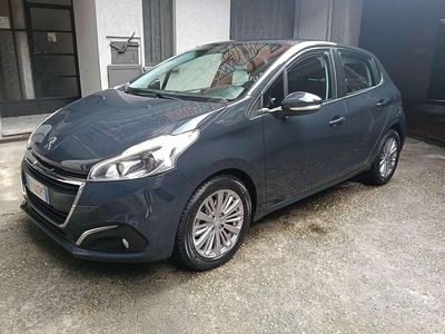 Usata Peugeot 208 Active 83 CV (61 kW) 2019 Blu/azzurro Utilitaria