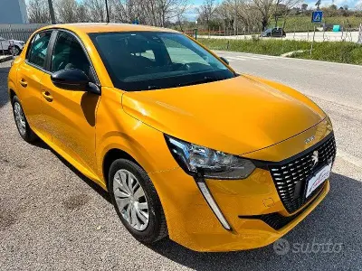 Usata Peugeot 208 75 CV (55 kW) 2023 Giallo Utilitaria