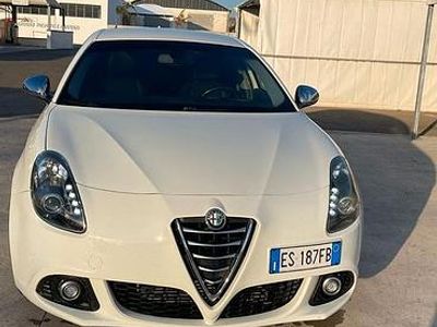 Begagnad Alfa Romeo Giulietta 105 HK (77 kW) 2013 Vit Halvkombi