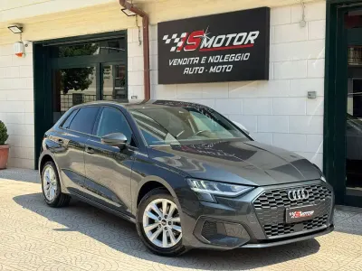 Usata Audi A3 Business 116 CV (85 kW) 2022 Grigio mahattan metallizzato Berlina