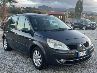 Usata Renault Scénic III 120 CV (88 kW) 2011 Blu Station wagon