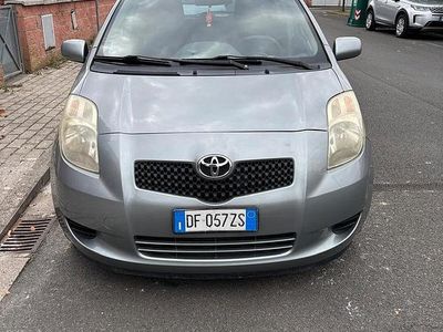 Usata Toyota Yaris 87 CV (63 kW) 2007 Grigio Berlina