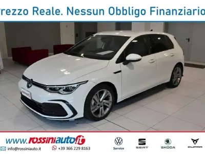 Usata VW Golf VIII R-line Plus 150 CV (110 kW) 2023 Pure white Berlina