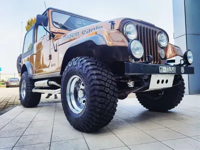 Usata Jeep CJ 150 CV (110 kW) 1980 Marrone Berlina