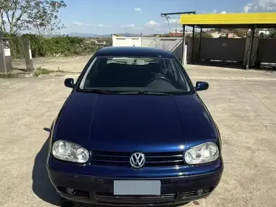Usata VW Golf IV 101 CV (74 kW) 2003 Blu Berlina