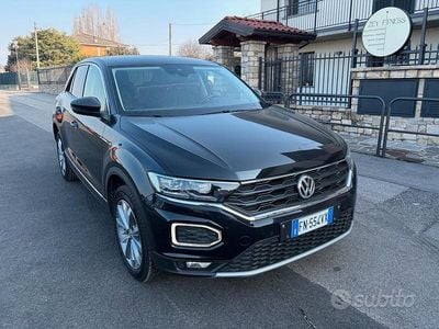 Usata VW T-Roc Style 116 CV (85 kW) 2018 Nero SUV