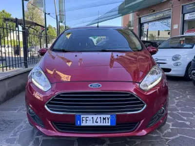 Usata Ford Fiesta 95 CV (69 kW) 2016 Rosso Utilitaria
