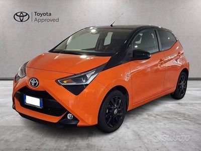 Begagnad Toyota Aygo X-wave 72 HK (52 kW) 2020 Mandarina met Halvkombi