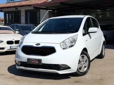 Usata Kia Venga Active 90 CV (66 kW) 2015 Bianco Utilitaria