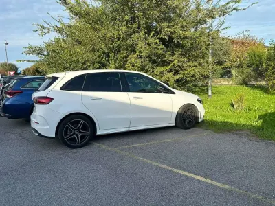 Usata Mercedes B180 AMG Line Premium 116 CV (85 kW) 2023 Bianco Utilitaria