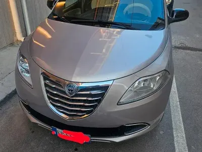 Usata Lancia Ypsilon 95 CV (69 kW) 2013 Utilitaria