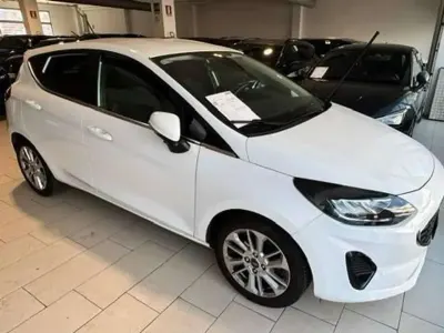 Usata Ford Fiesta Titanium 125 CV (91 kW) 2023 Bianco Utilitaria