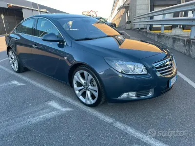 Usata Opel Insignia 180 CV (132 kW) 2010 Bluazzurro Berlina