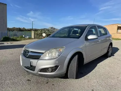 Usata Opel Astra 90 CV (66 kW) 2007 Grigio Berlina