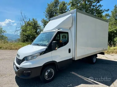 Usata Iveco Daily 136 CV (100 kW) 2022 Bianco Cabrio