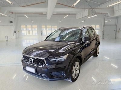 Nero Usata 2021 Volvo XC40 Momentum SUV | 24.200 € (Buon prezzo)
