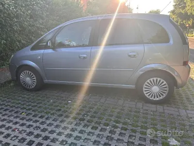 Usata Opel Meriva 90 CV (66 kW) 2006 Grigio Monovolume