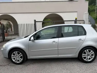 Usata VW Golf VI Comfortline 105 CV (77 kW) 2009 Utilitaria